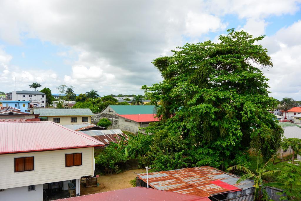 Guesthouse Un Pied-A-Terre Paramaribo Exterior photo